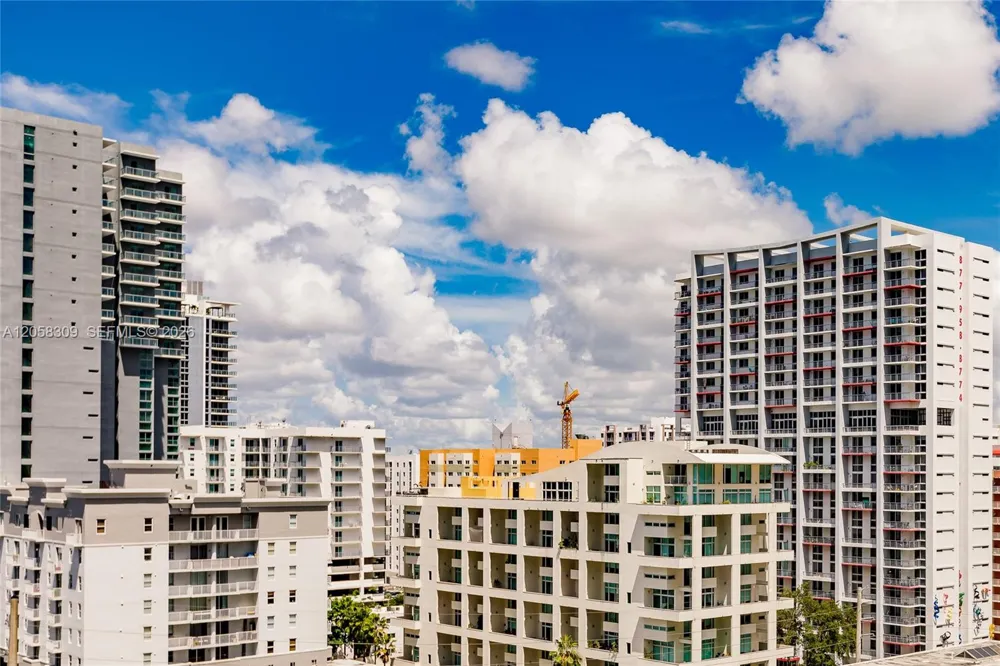 1111 SW 1 AV #1414-N Miami, FL 33130