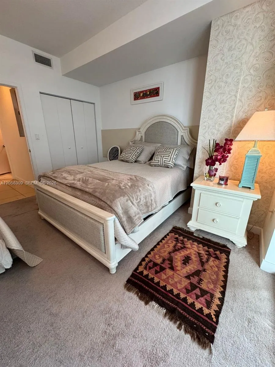 1111 SW 1 AV #1414-N Miami, FL 33130
