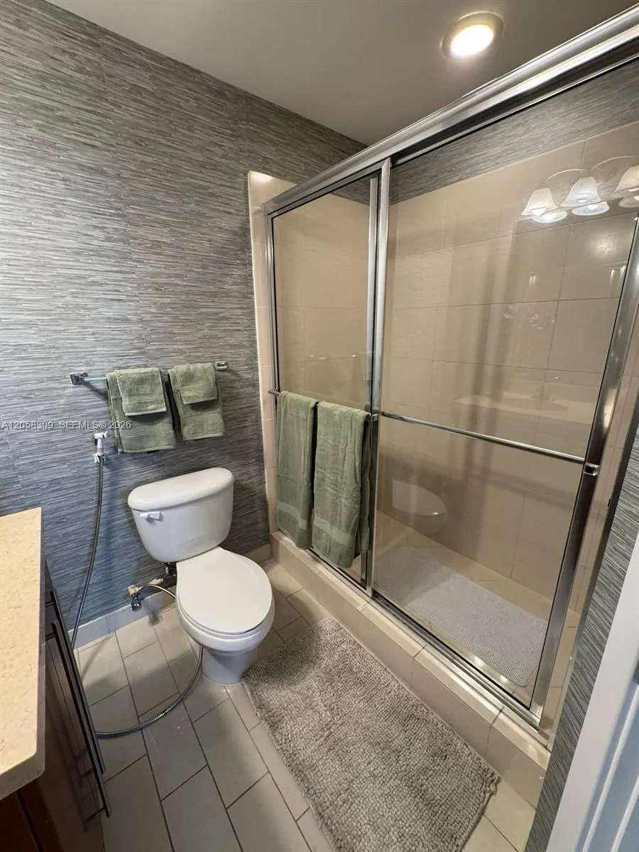 1111 SW 1 AV #1414-N Miami, FL 33130