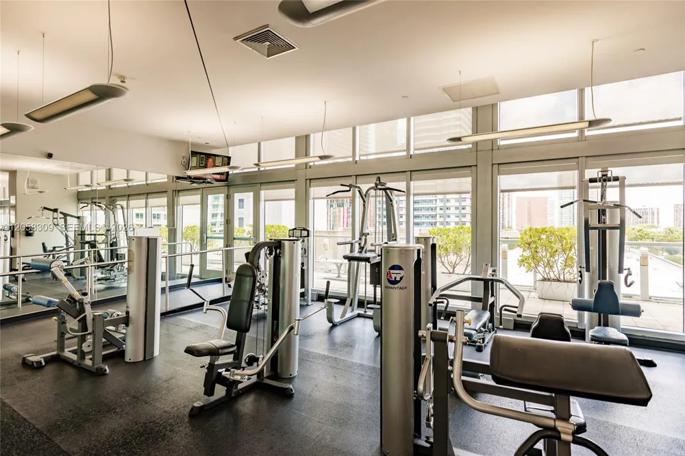 1111 SW 1 AV #1414-N Miami, FL 33130