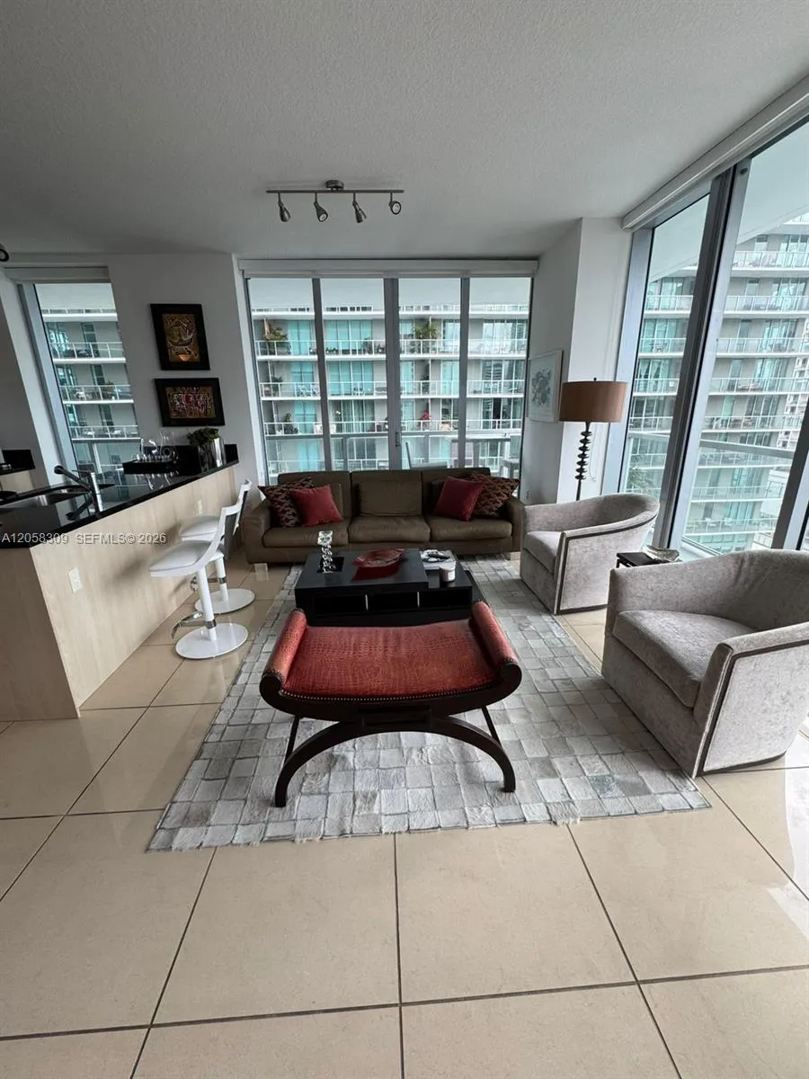 1111 SW 1 AV #1414-N Miami, FL 33130