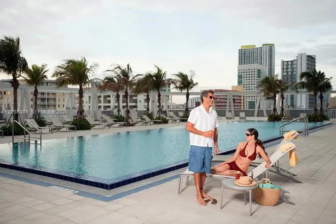 1111 SW 1 AV #1414-N Miami, FL 33130