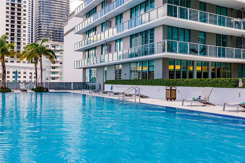 1111 SW 1 AV #1414-N Miami, FL 33130