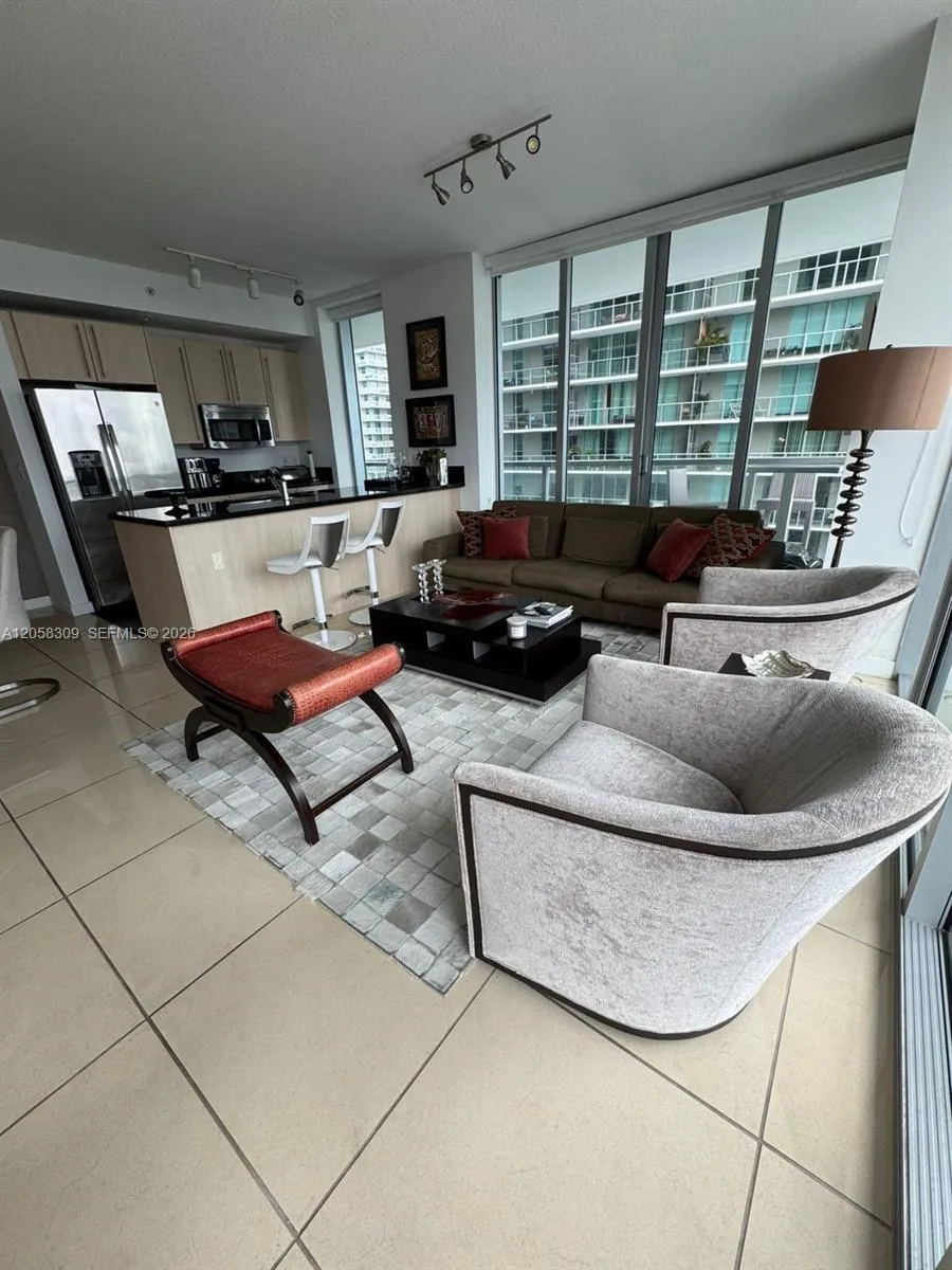 1111 SW 1 AV #1414-N Miami, FL 33130
