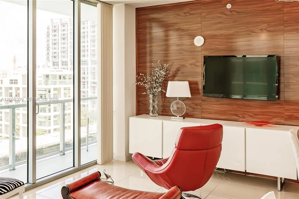 1111 SW 1 AV #1414-N Miami, FL 33130