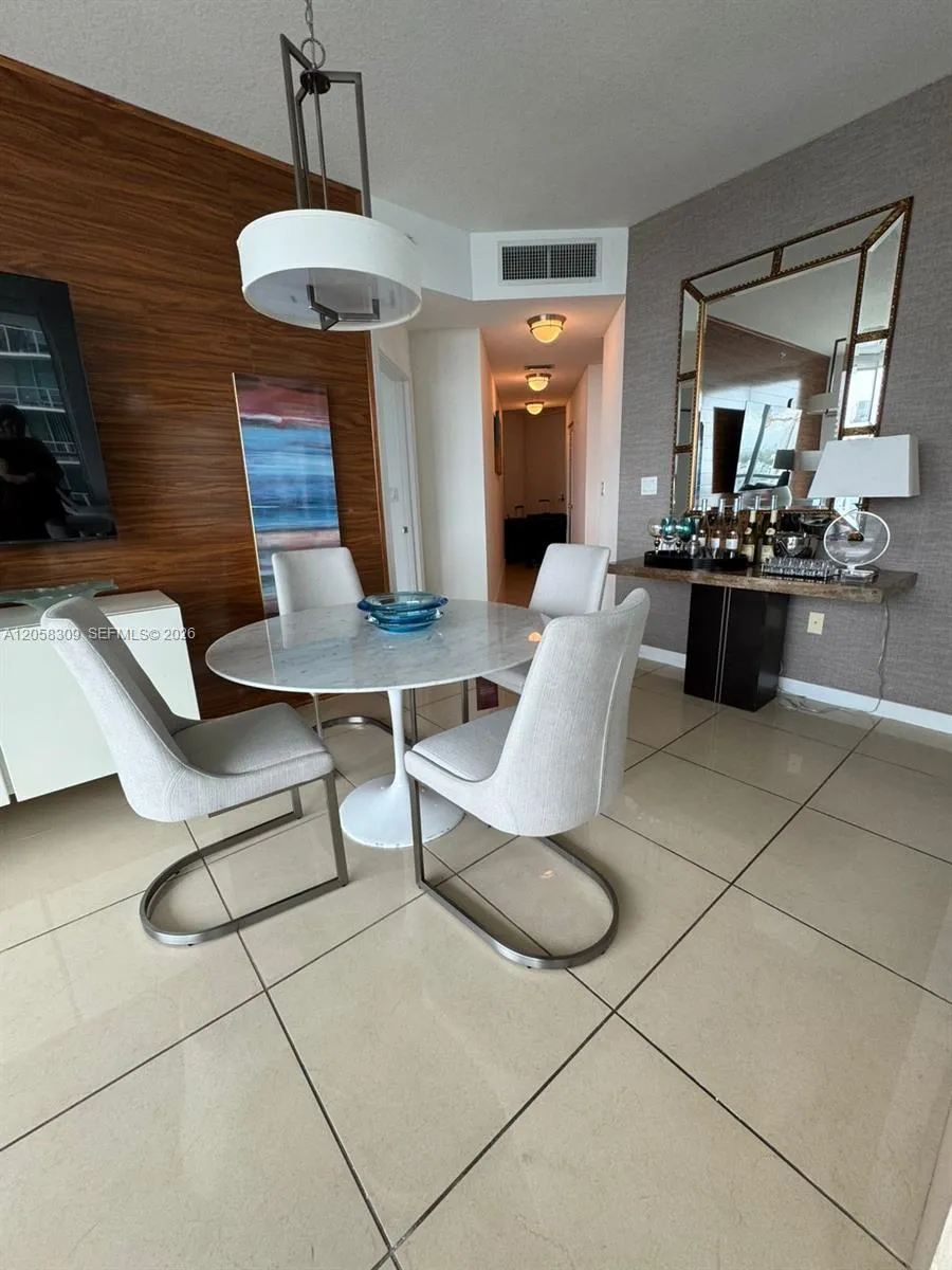 1111 SW 1 AV #1414-N Miami, FL 33130
