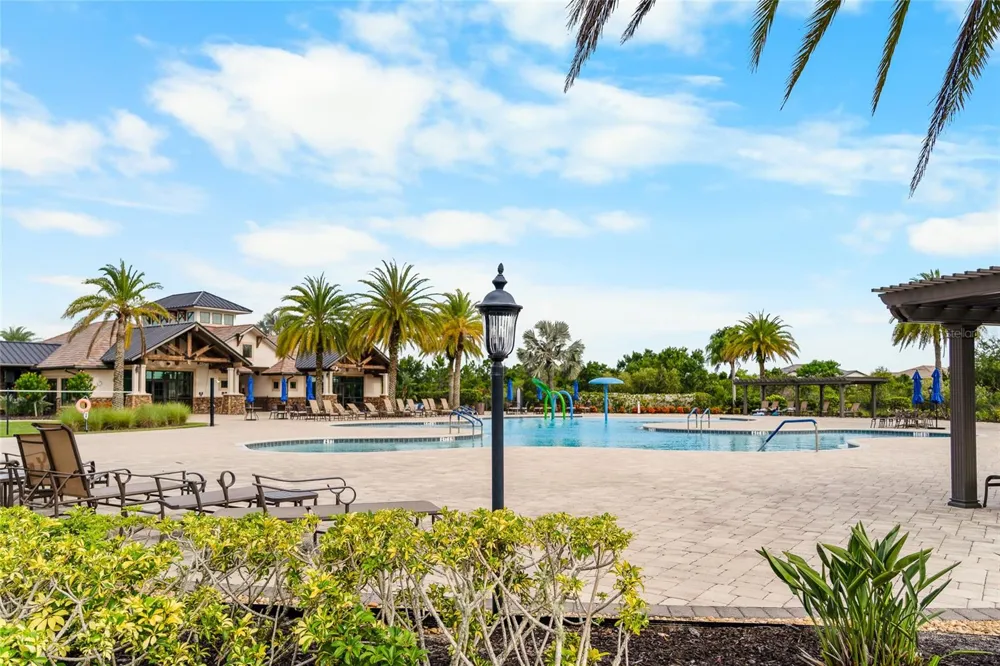 7342 DIVOT LOOP Lakewood Ranch, FL 34202