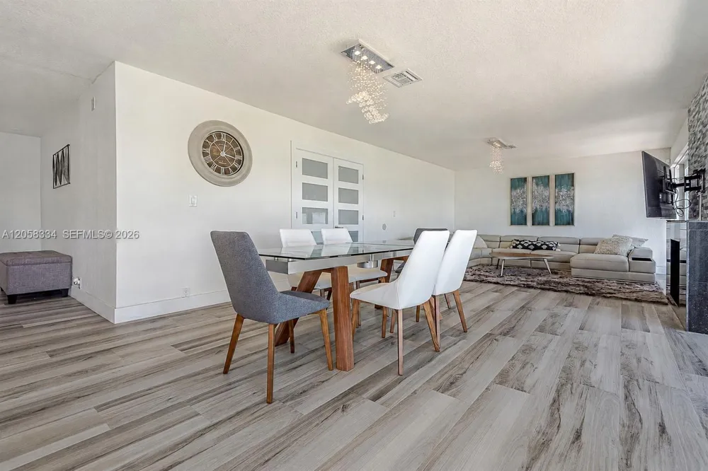 20950 NE 25th Ct Miami, FL 33180