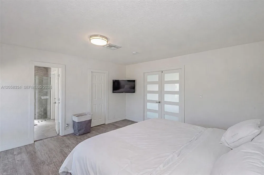 20950 NE 25th Ct Miami, FL 33180