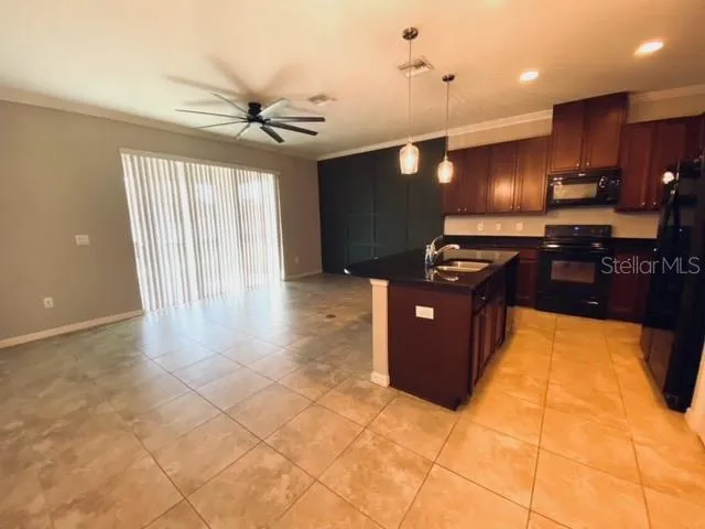 6842 40TH LANE Pinellas Park, FL 33781