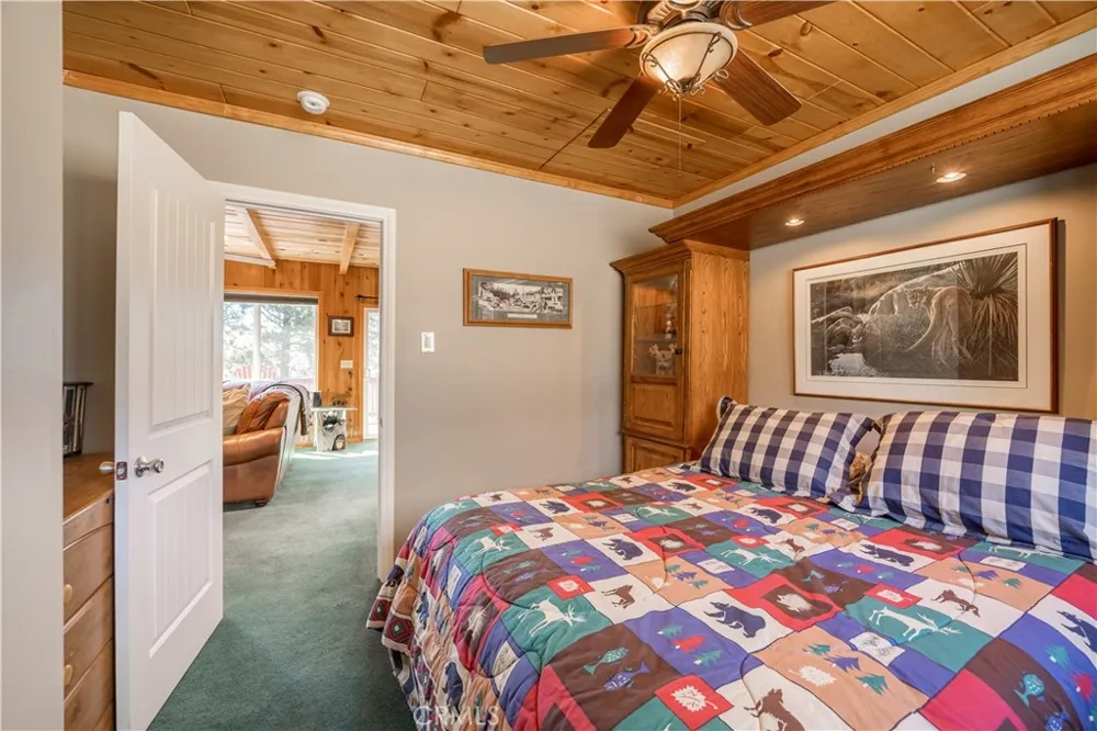 43656 Ridge Crest Big Bear Lake, CA 92315