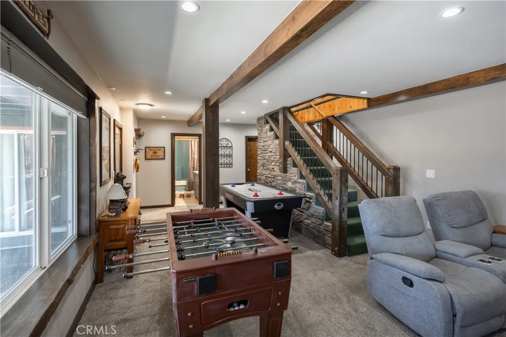 43656 Ridge Crest Big Bear Lake, CA 92315