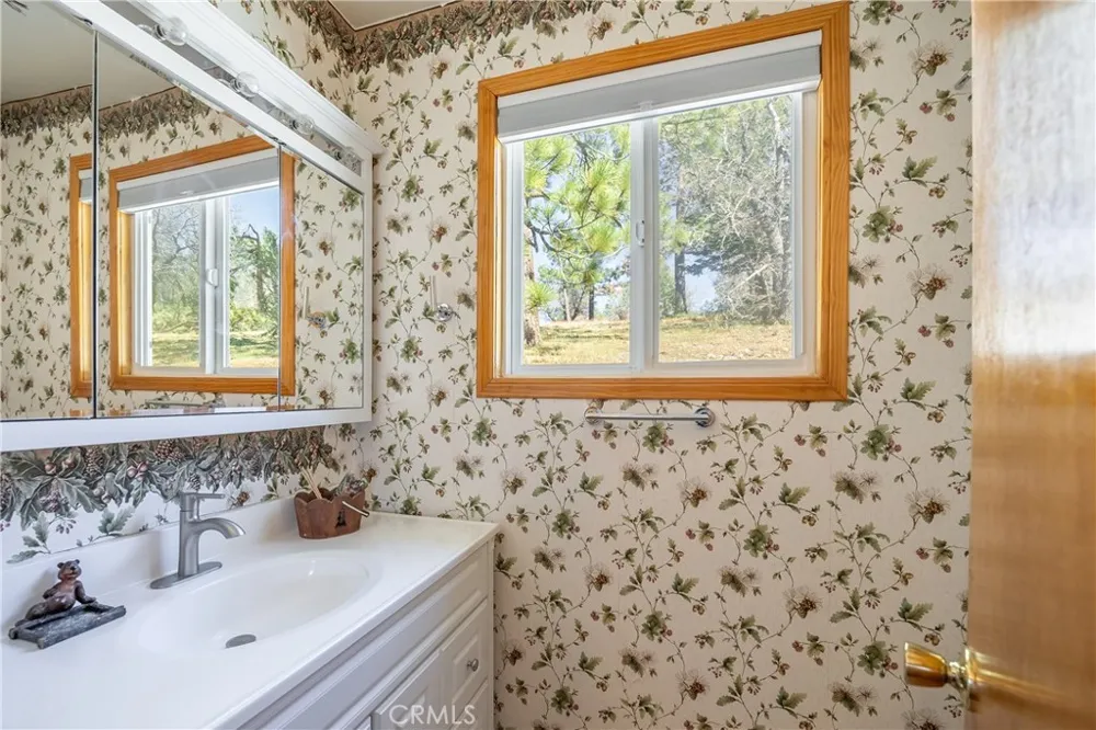 43656 Ridge Crest Big Bear Lake, CA 92315