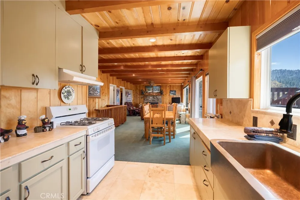 43656 Ridge Crest Big Bear Lake, CA 92315