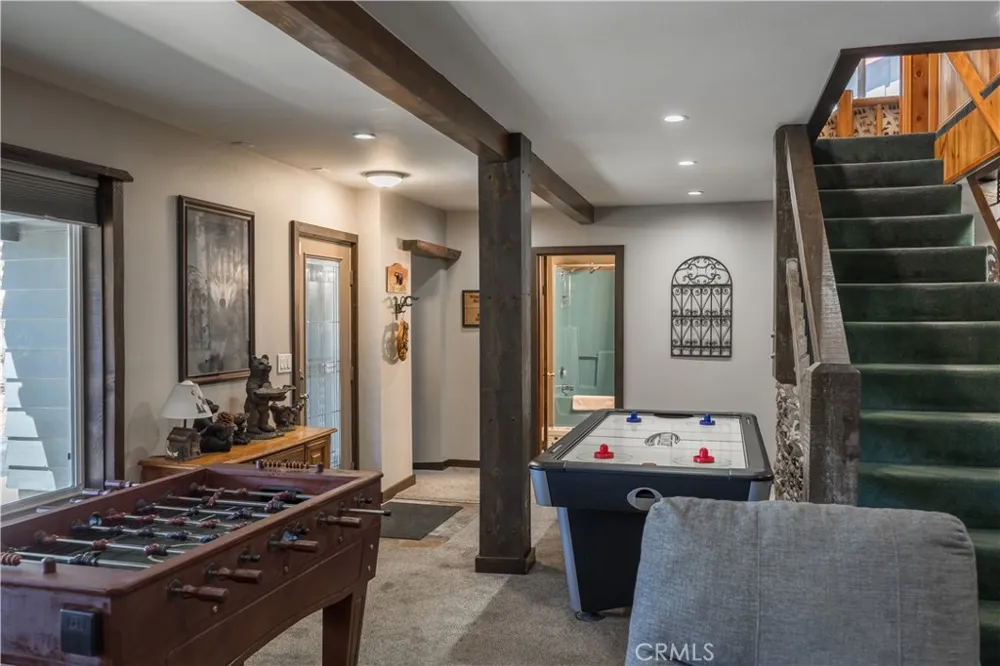 43656 Ridge Crest Big Bear Lake, CA 92315