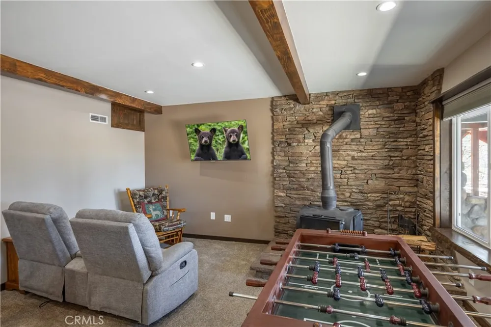 43656 Ridge Crest Big Bear Lake, CA 92315