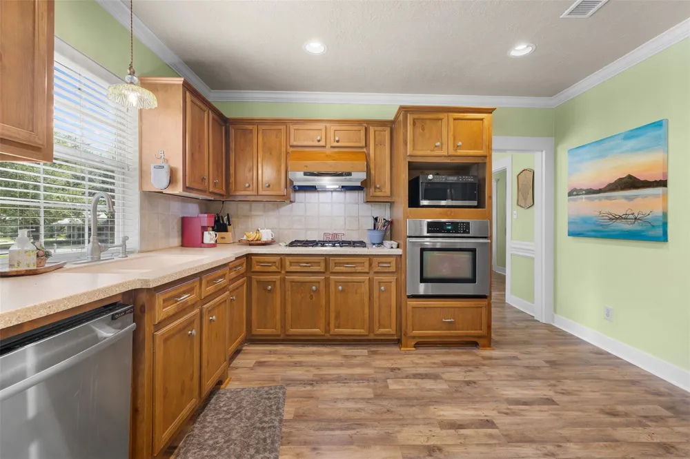 410 Cochran Street Bellville, TX 77418