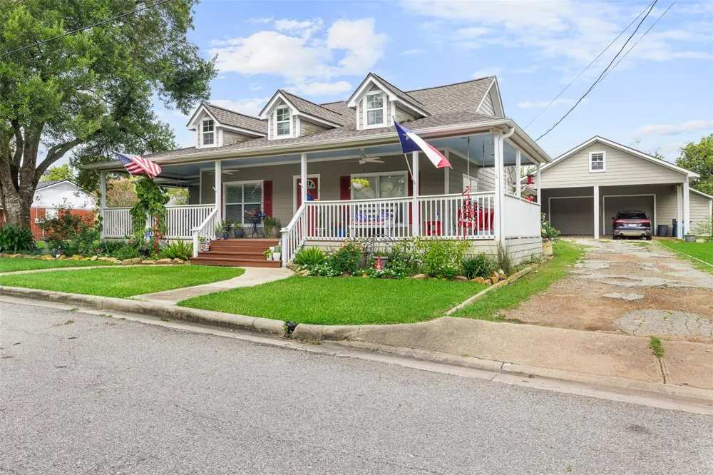410 Cochran Street Bellville, TX 77418