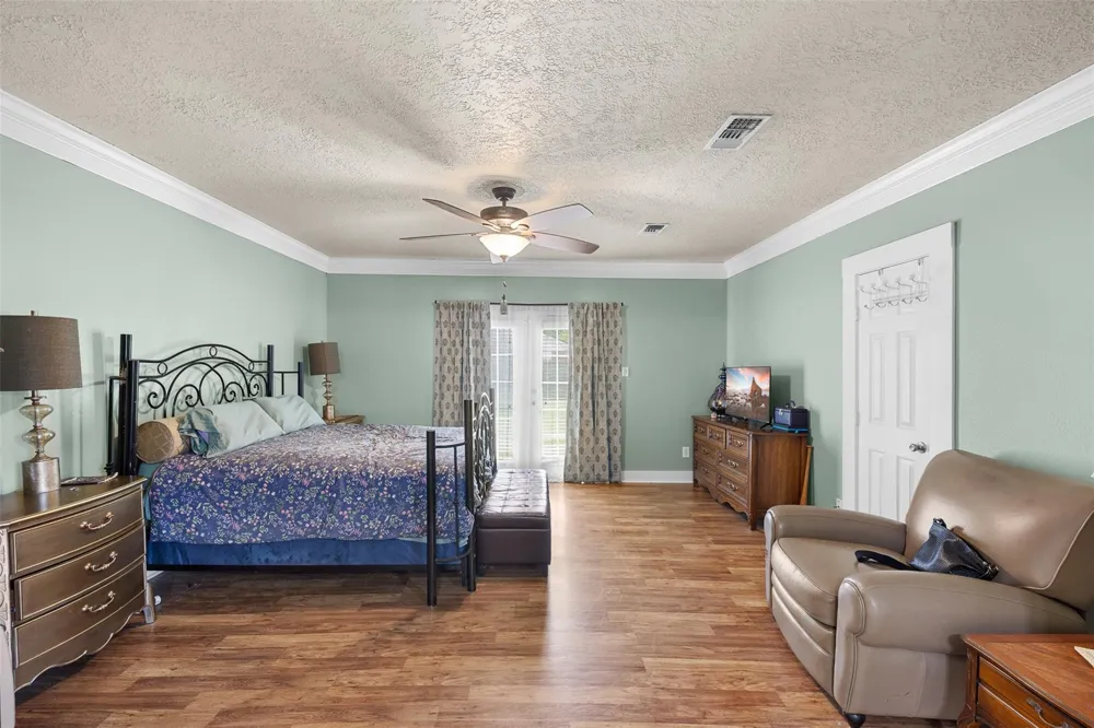 410 Cochran Street Bellville, TX 77418
