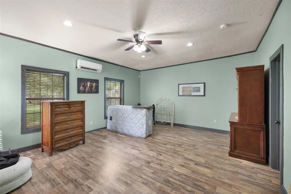 410 Cochran Street Bellville, TX 77418