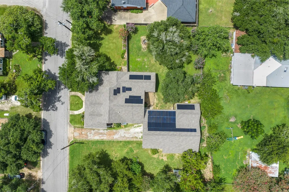 410 Cochran Street Bellville, TX 77418