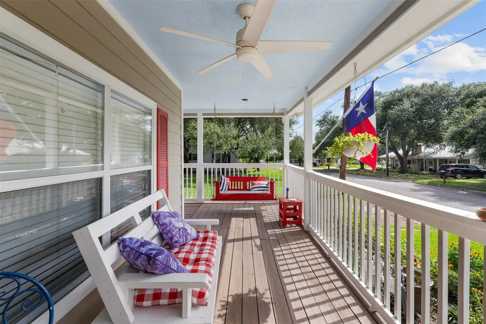 410 Cochran Street Bellville, TX 77418