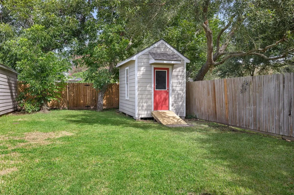 410 Cochran Street Bellville, TX 77418