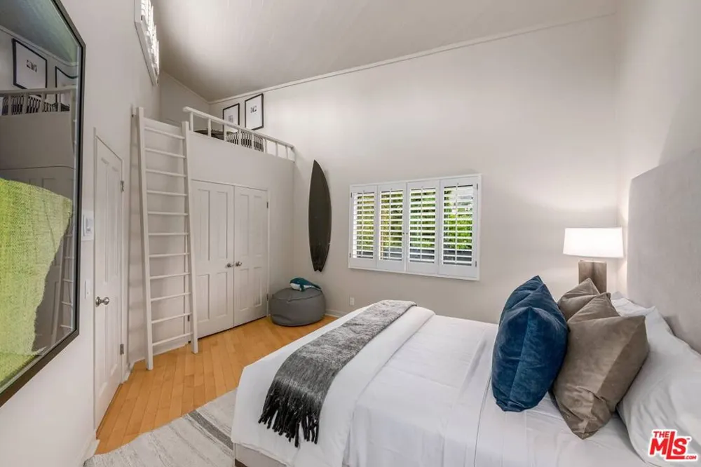 17765 Camino De Yatasto Pacific Palisades, CA 90272
