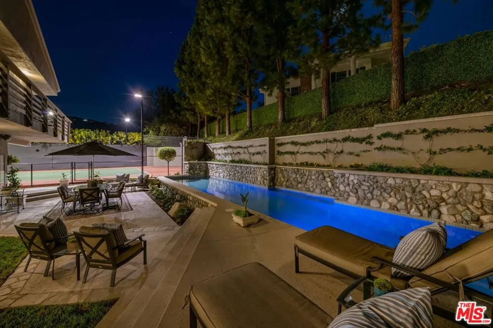 17765 Camino De Yatasto Pacific Palisades, CA 90272