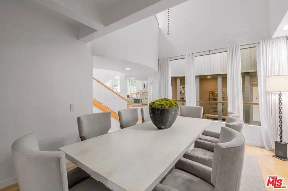 17765 Camino De Yatasto Pacific Palisades, CA 90272