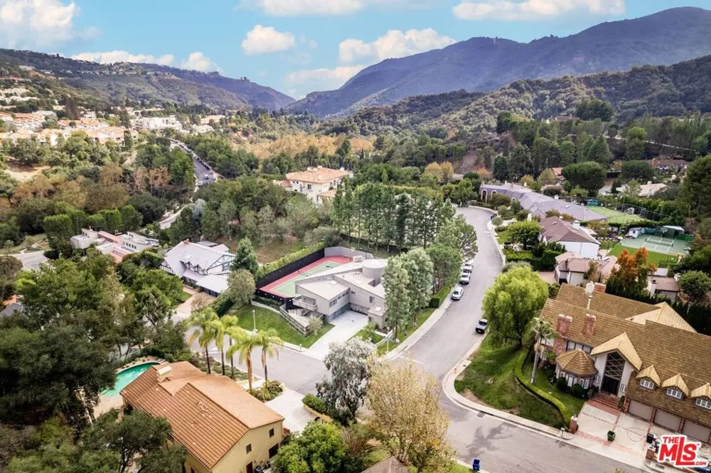 17765 Camino De Yatasto Pacific Palisades, CA 90272