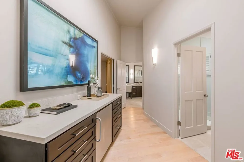 17765 Camino De Yatasto Pacific Palisades, CA 90272