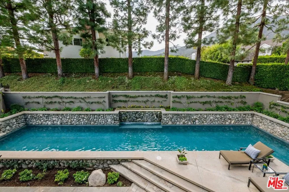 17765 Camino De Yatasto Pacific Palisades, CA 90272