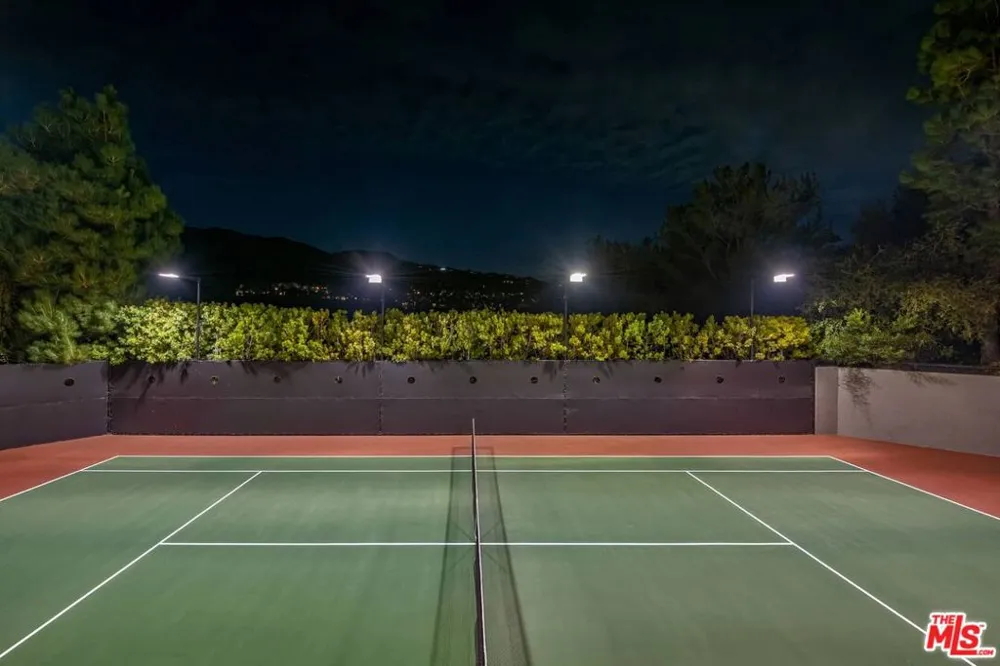 17765 Camino De Yatasto Pacific Palisades, CA 90272