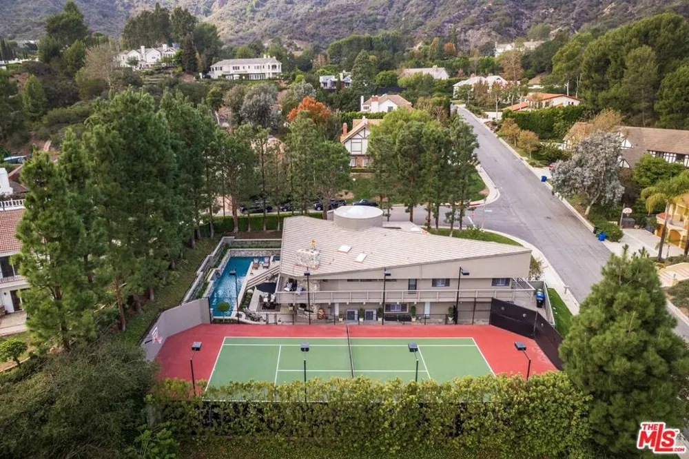 17765 Camino De Yatasto Pacific Palisades, CA 90272