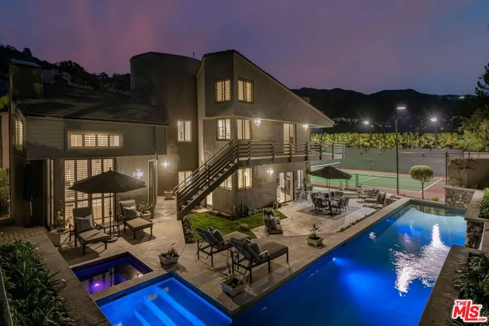 17765 Camino De Yatasto Pacific Palisades, CA 90272