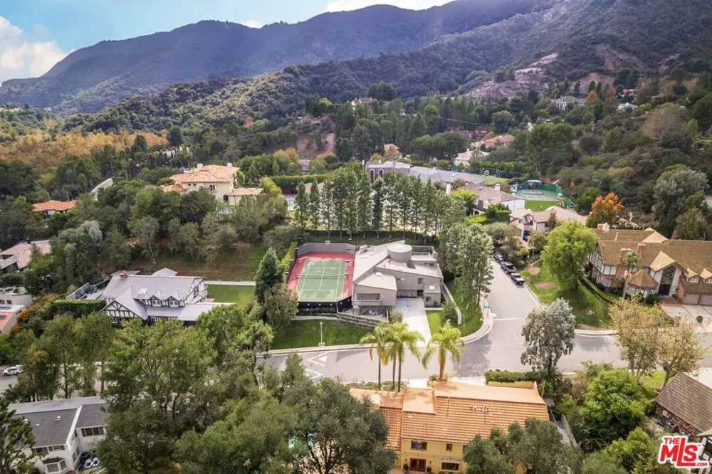 17765 Camino De Yatasto Pacific Palisades, CA 90272