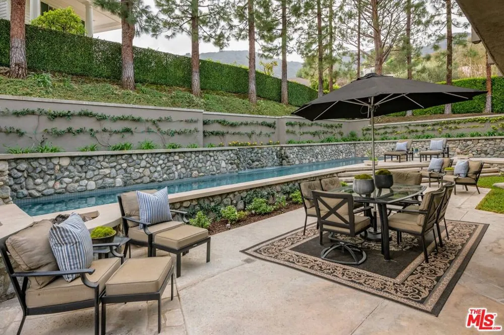 17765 Camino De Yatasto Pacific Palisades, CA 90272