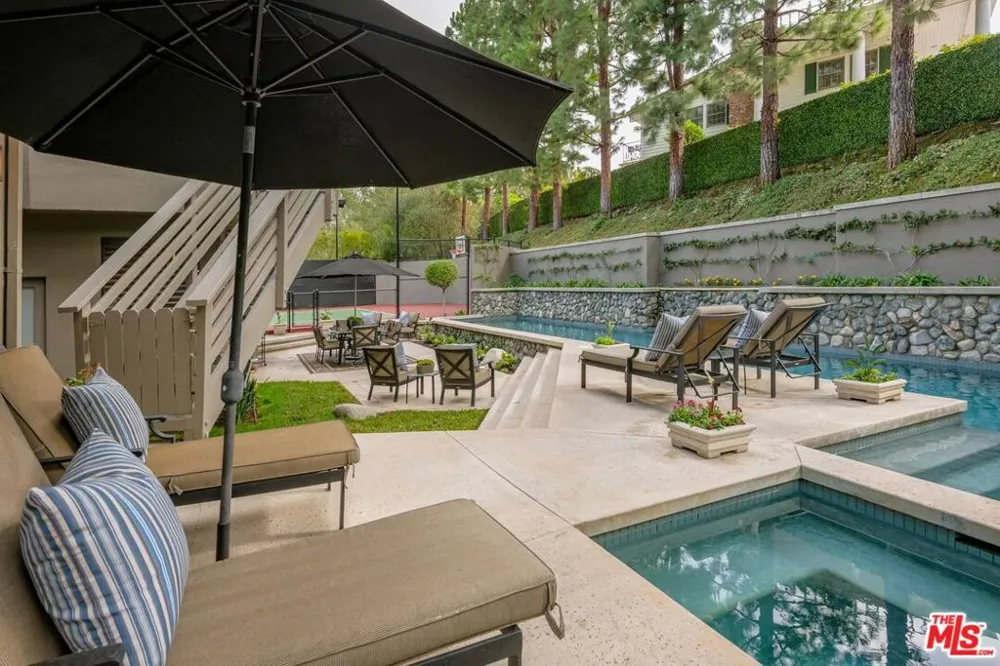 17765 Camino De Yatasto Pacific Palisades, CA 90272