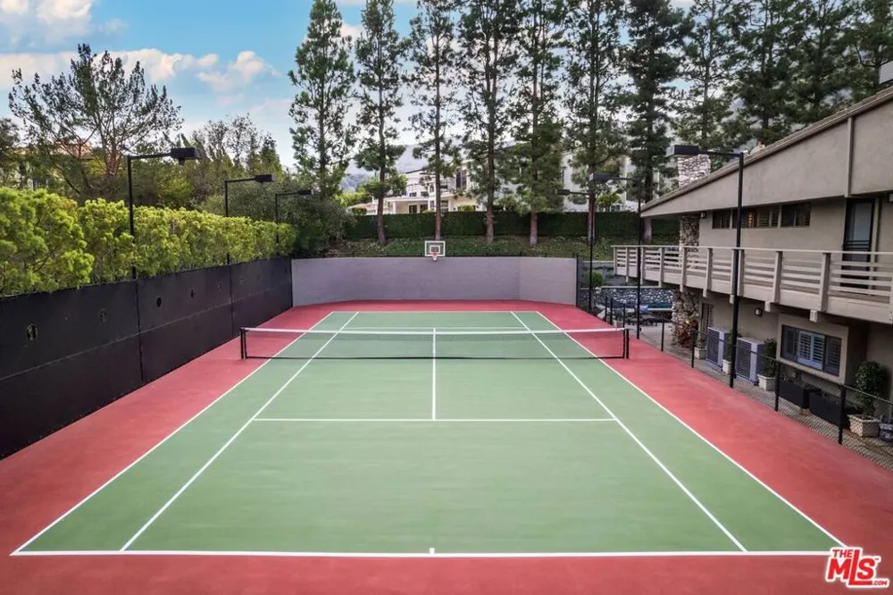 17765 Camino De Yatasto Pacific Palisades, CA 90272