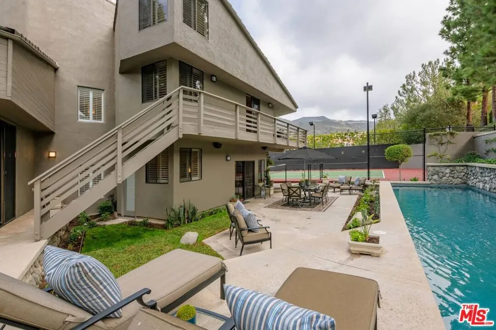17765 Camino De Yatasto Pacific Palisades, CA 90272