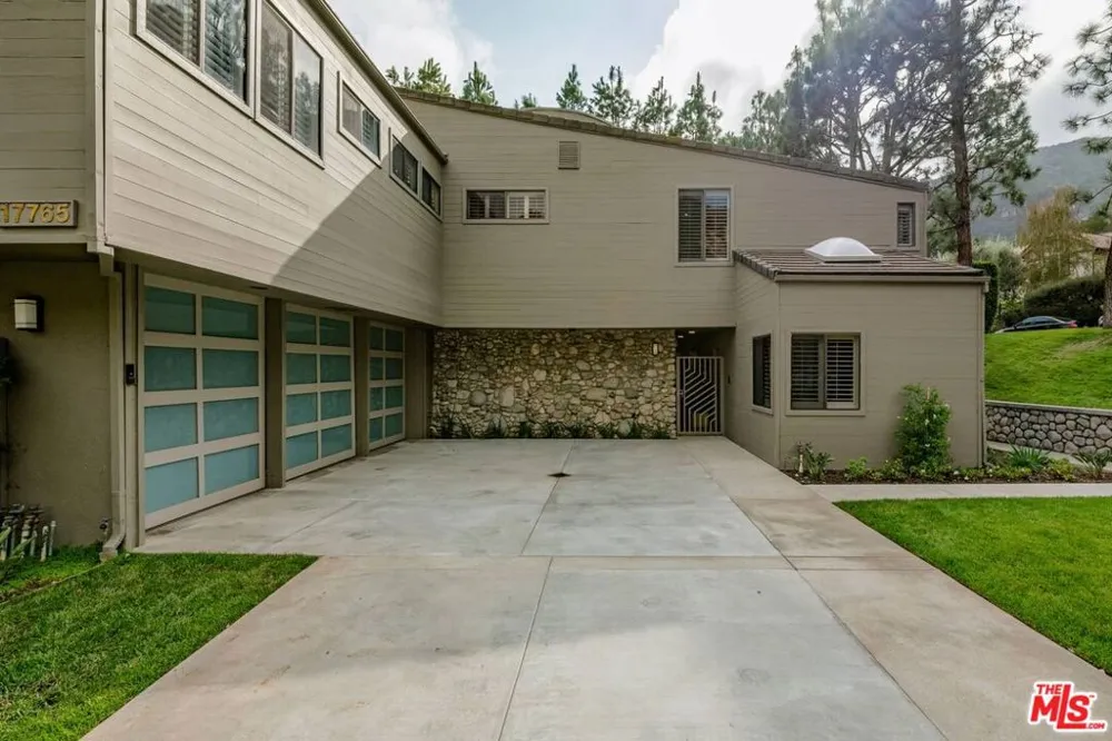17765 Camino De Yatasto Pacific Palisades, CA 90272