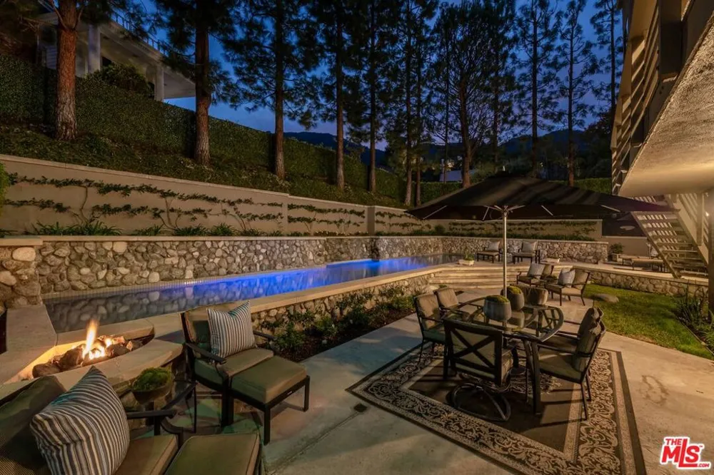 17765 Camino De Yatasto Pacific Palisades, CA 90272