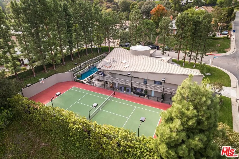 17765 Camino De Yatasto Pacific Palisades, CA 90272