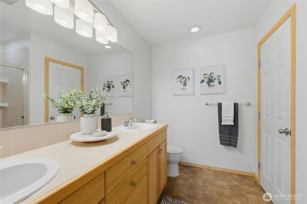 27912 31st Place S Auburn, WA 98001