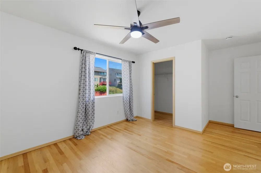 27912 31st Place S Auburn, WA 98001