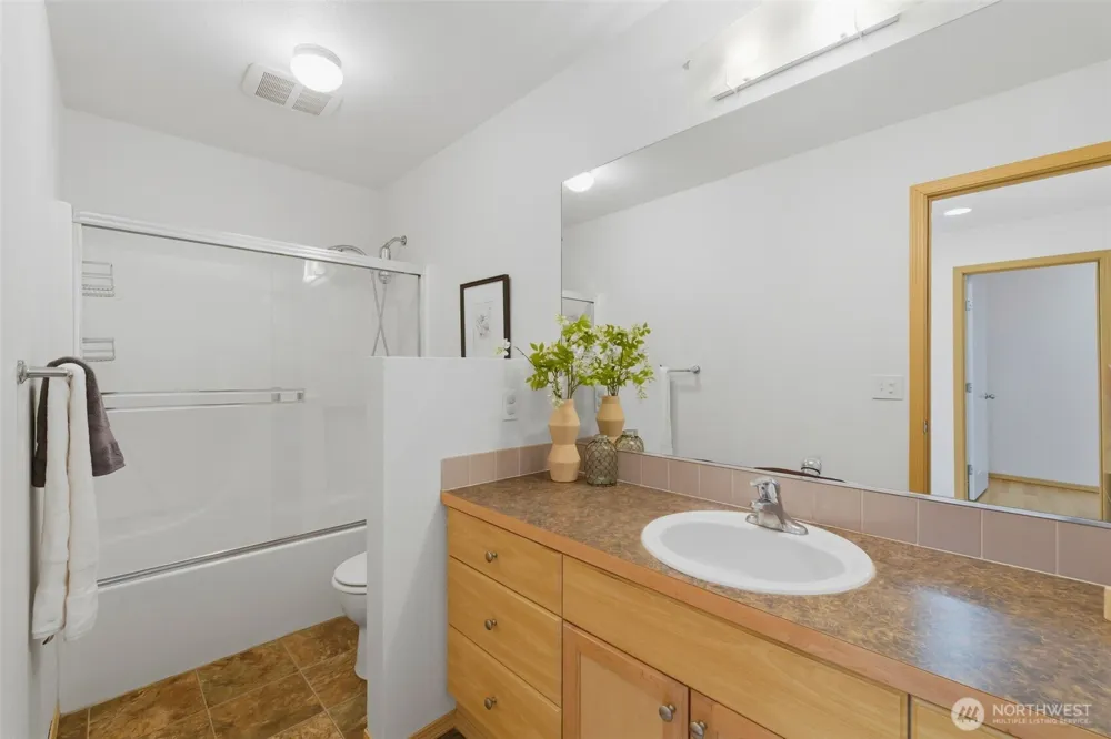 27912 31st Place S Auburn, WA 98001