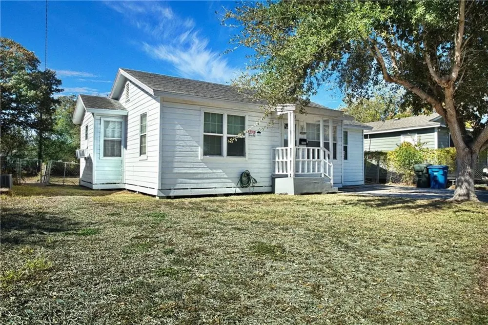 4533 W Nesbitt Drive Corpus Christi, TX 78415