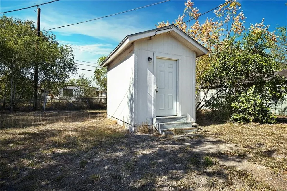 4533 W Nesbitt Drive Corpus Christi, TX 78415