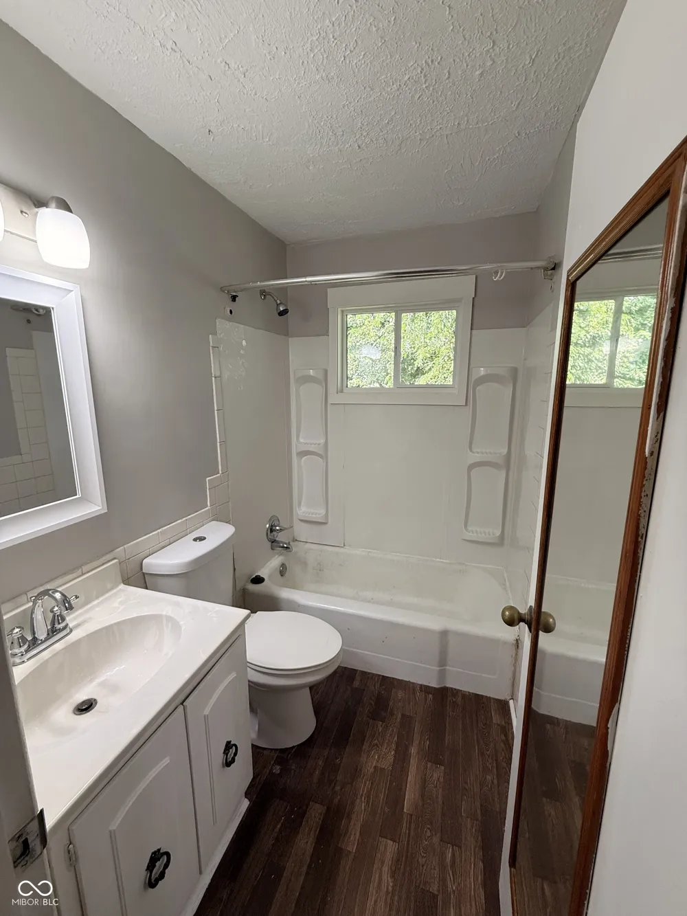 2173 Newcomer Lane Beech Grove, IN 46107